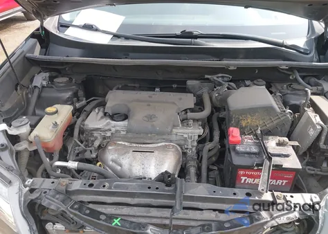 2015 Toyota Rav4 Xle z USA, uszkodzony, nr VIN 2T3RFREV0FW370920